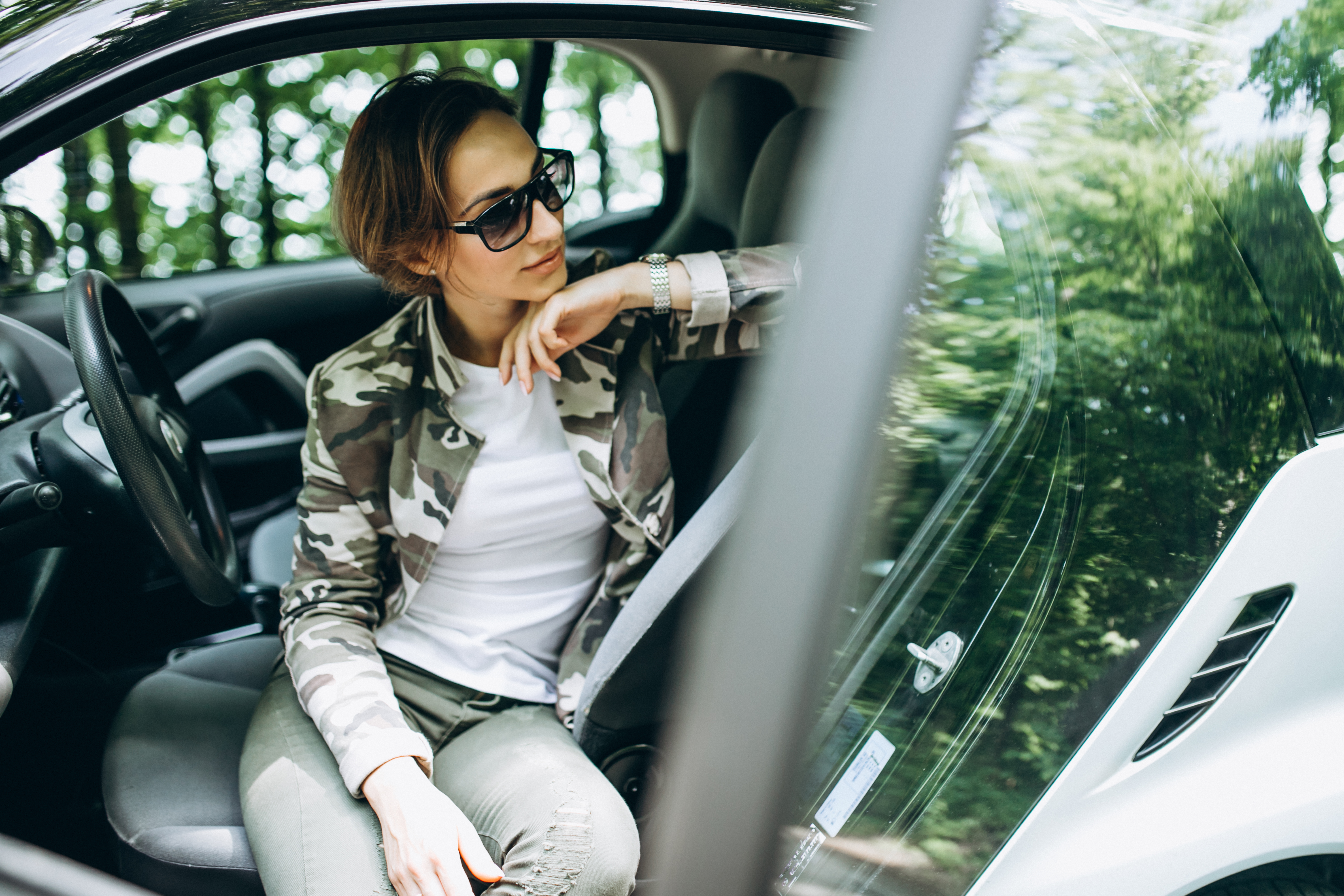 Which Sunglasses Are Best for Driving in Bright Sunlight?