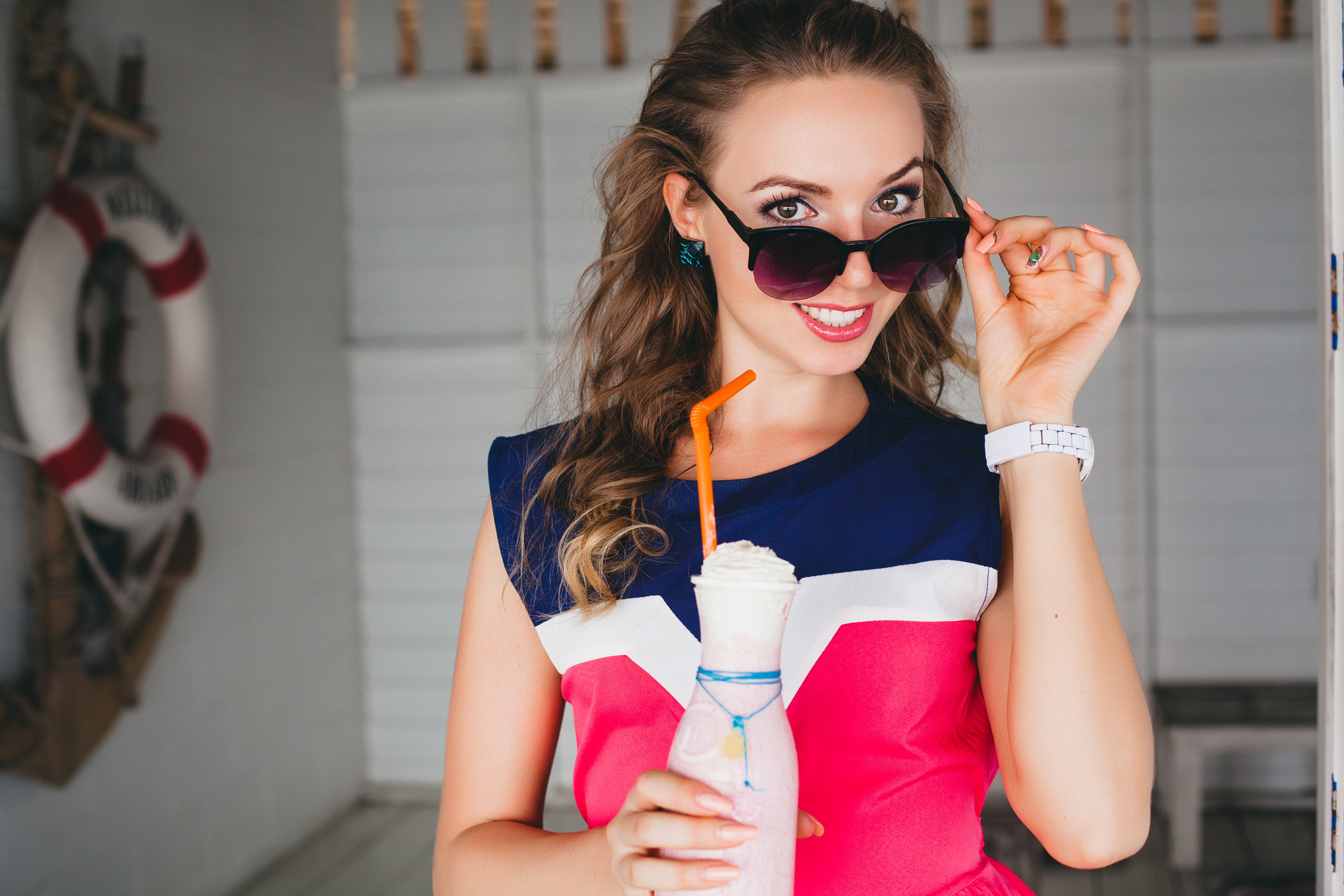How Can Girls Choose Fashionable Yet Protective Sunglasses?