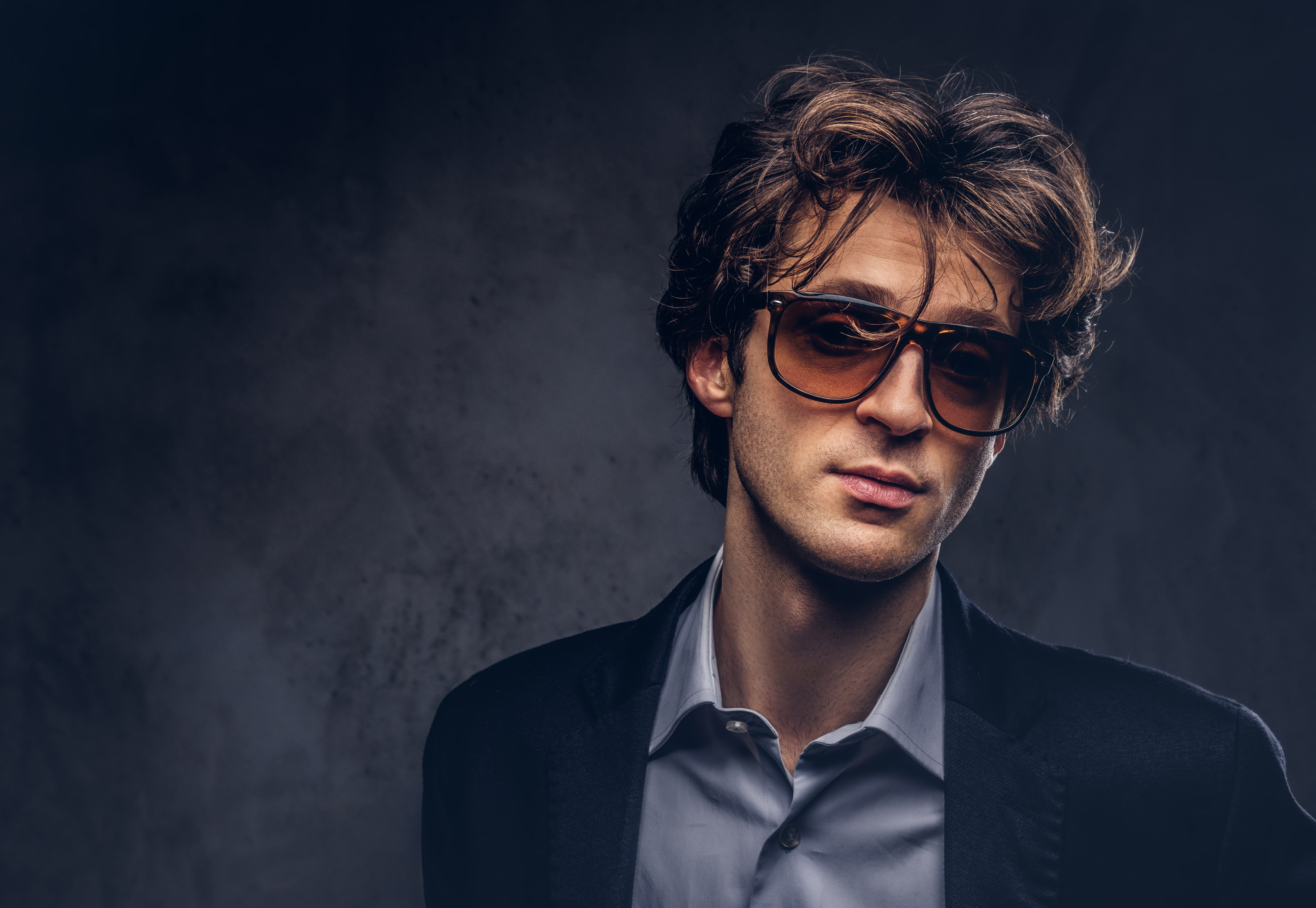 Which Eyeglasses Frames for Men in Pakistan Suit Different Face Shapes?