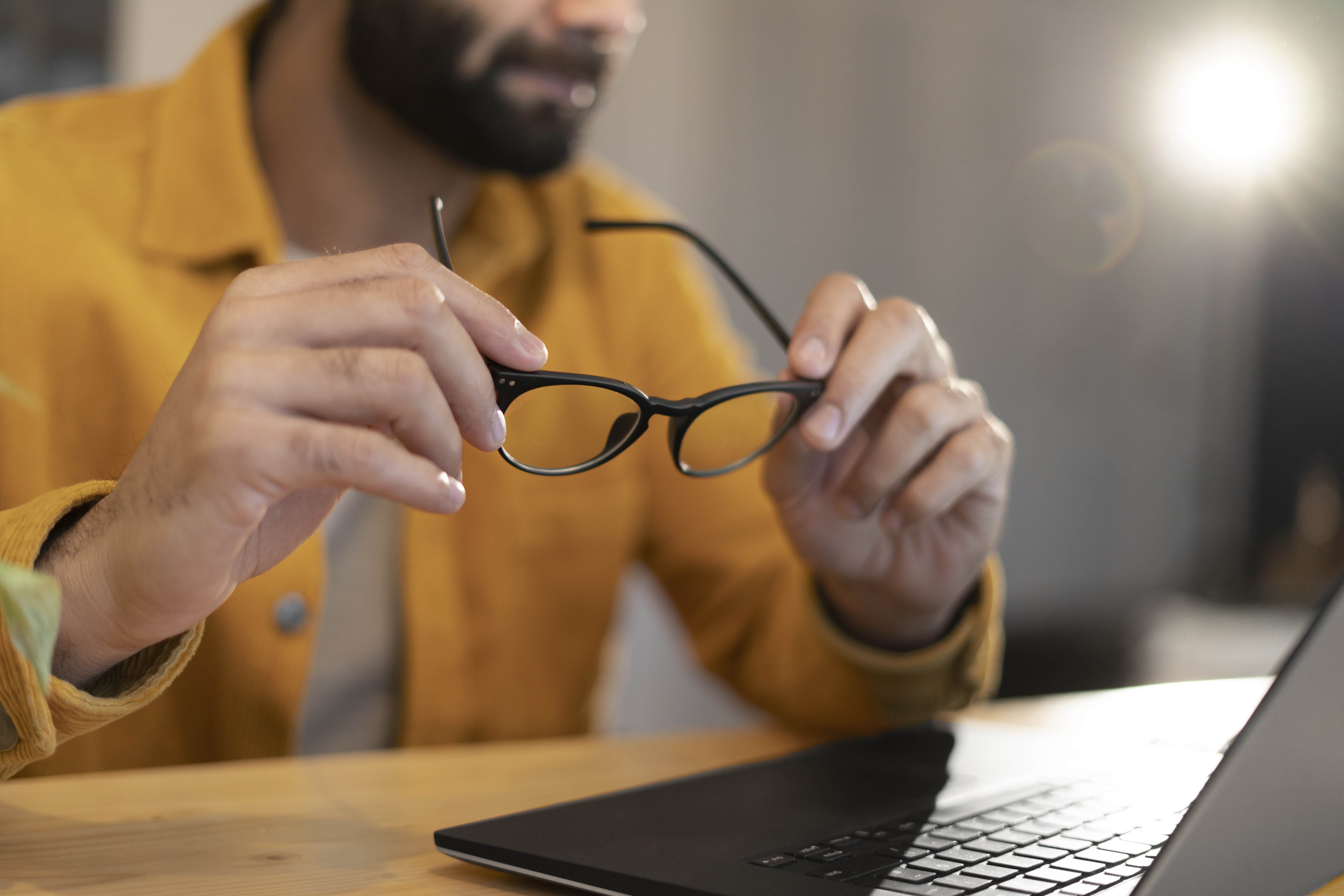 When Should You Replace Your Screen Glasses?