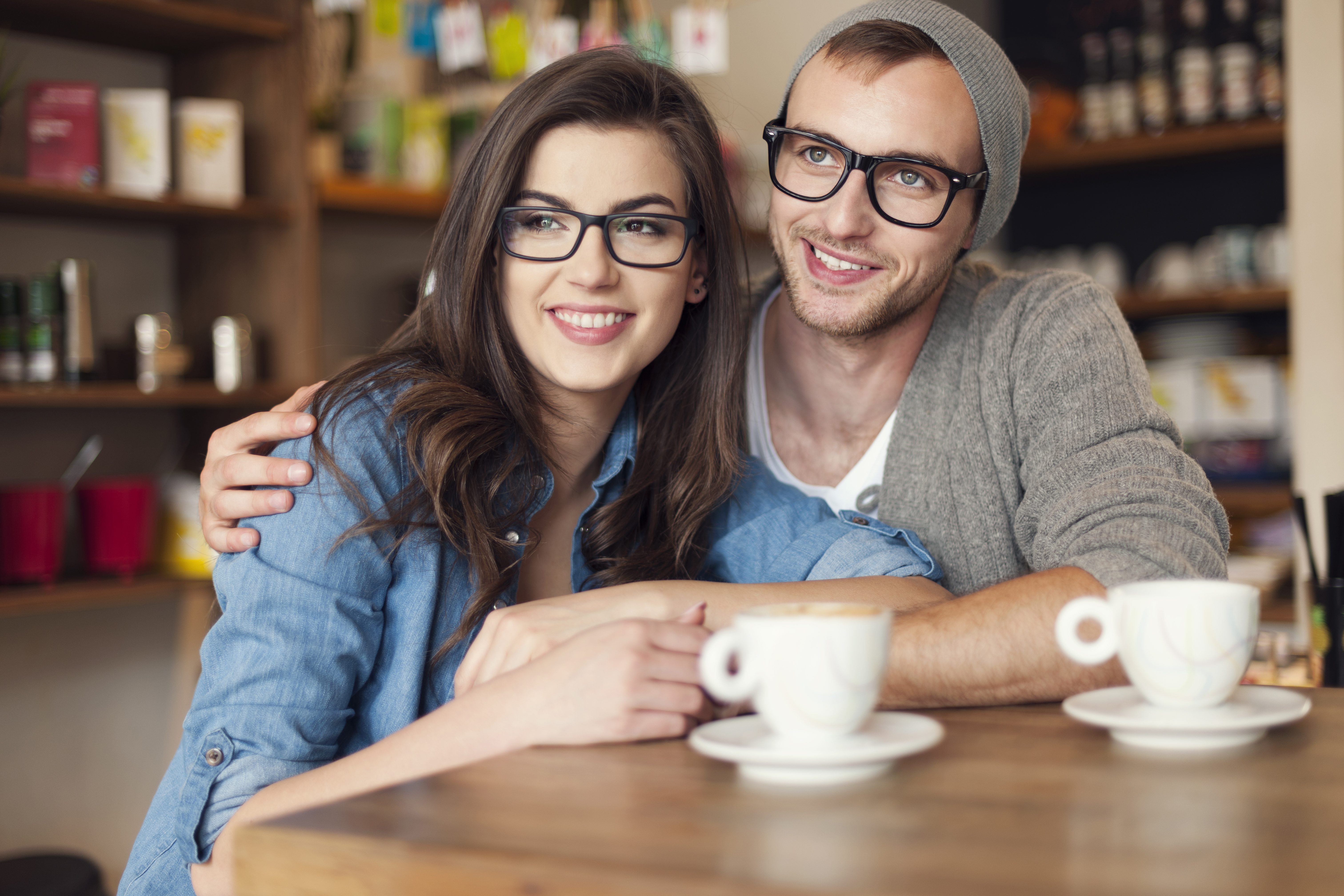 How Do Glasses Frames for Men and Ladies Glasses Frames Improve Style?