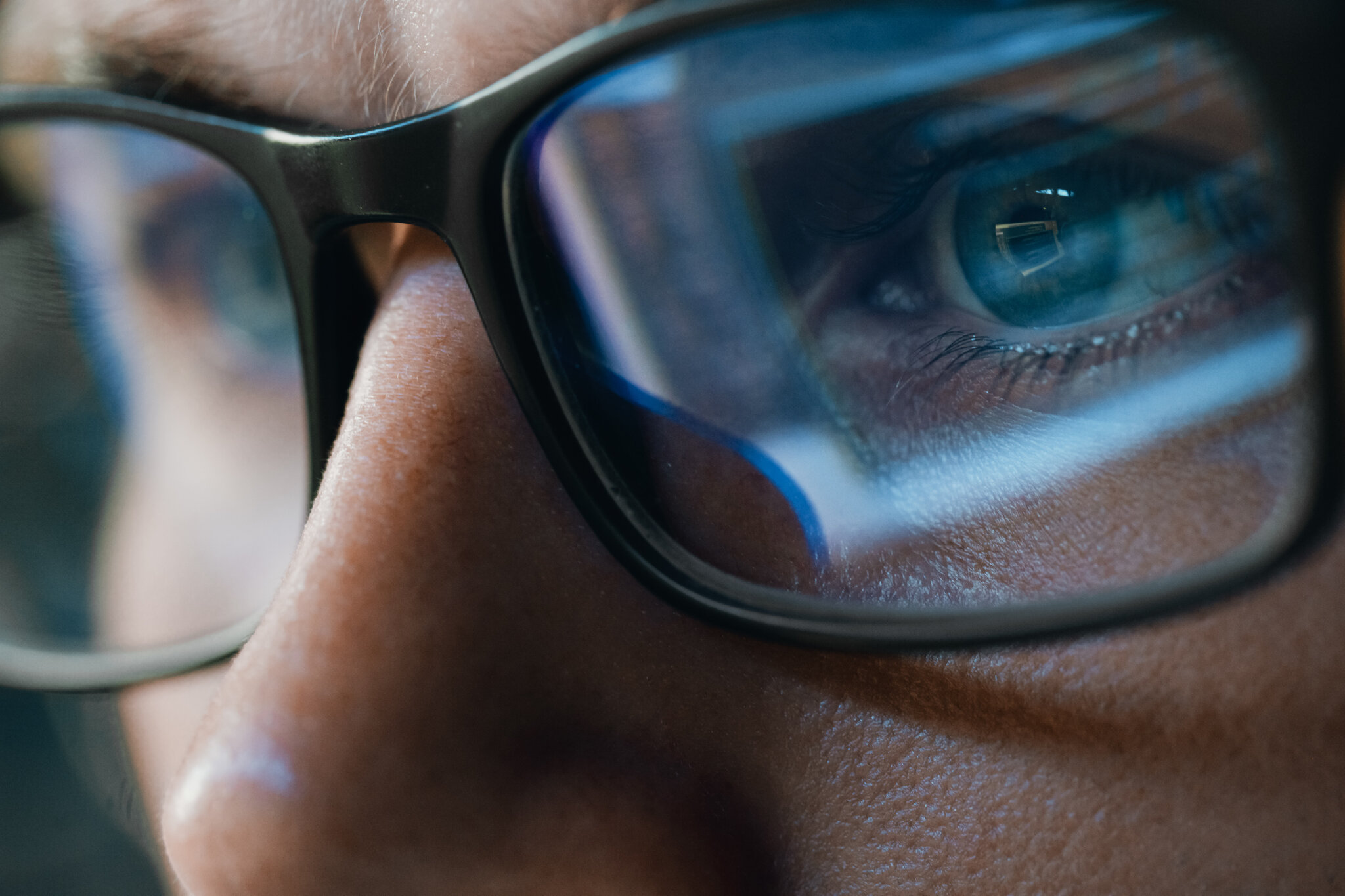 How Eye Protection Glasses Can Improve Comfort and Reduce Eye Strain Beyond Safety
