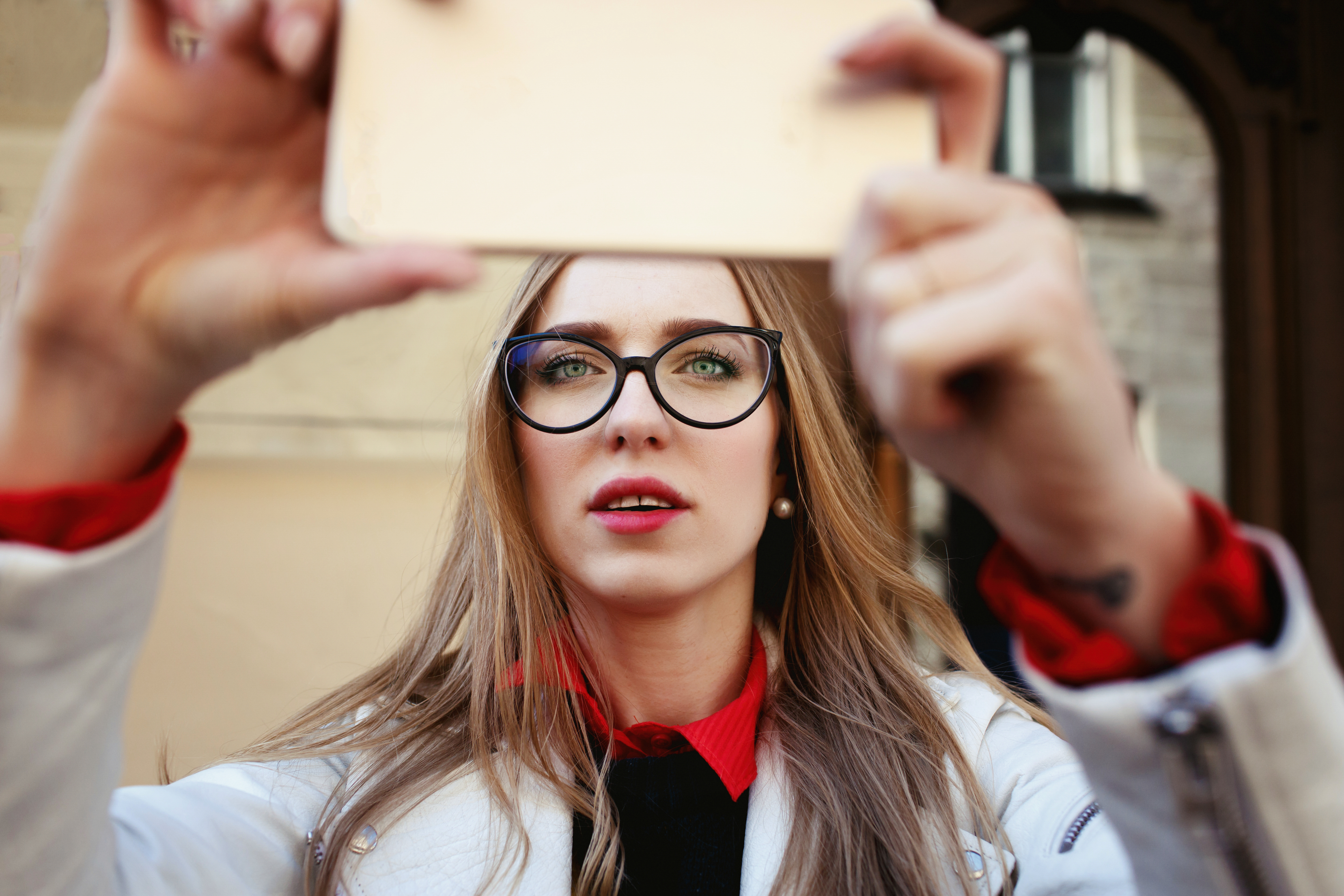 What Are Rectangle Frame Glasses and Who Should Wear Them?