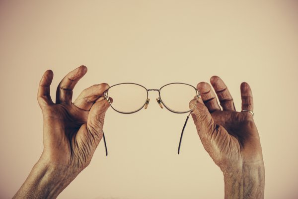Transition Glasses in Winter Do They Still Work in Cold Weather?
