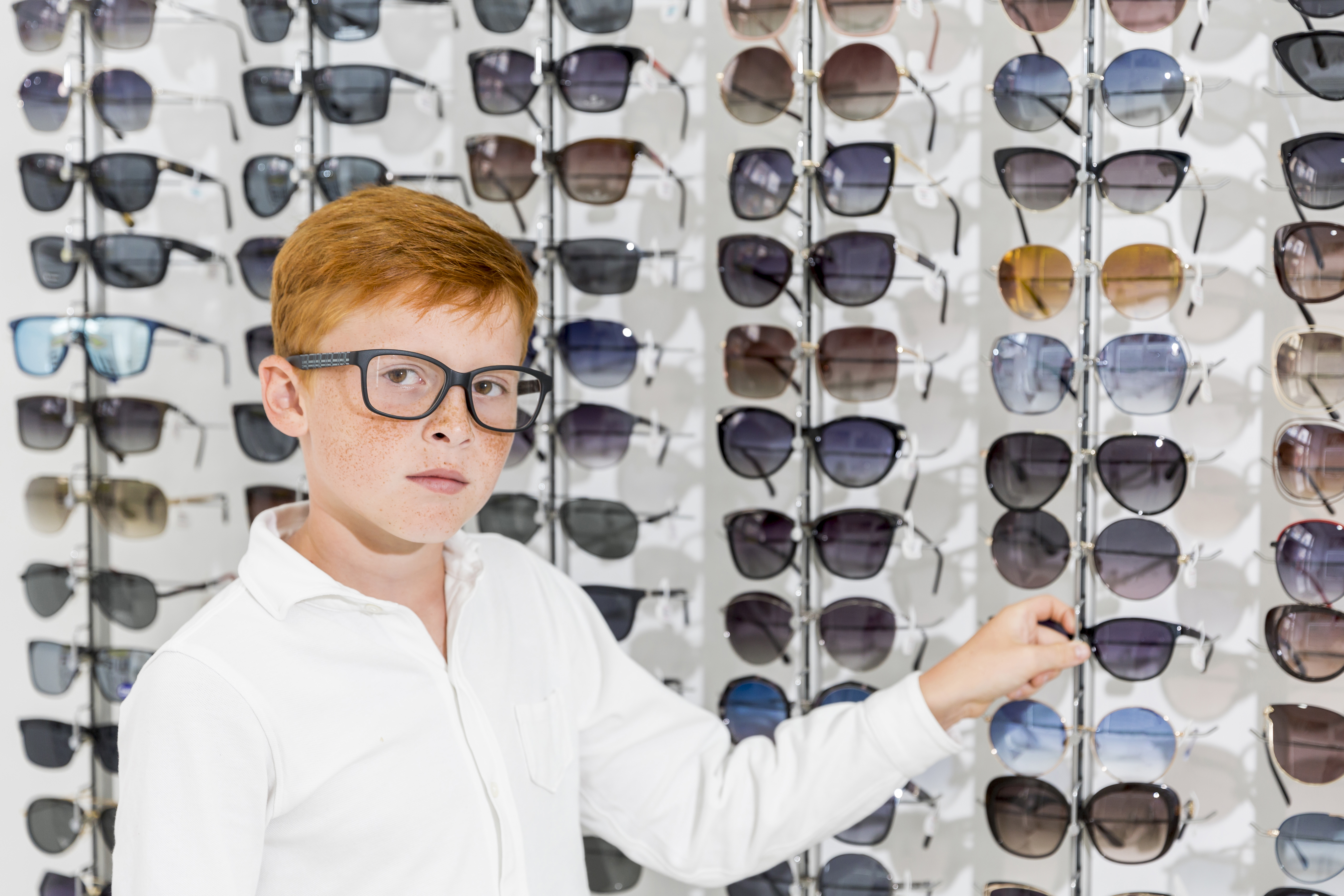 How Can Boys Choose the Right Glasses Frames?