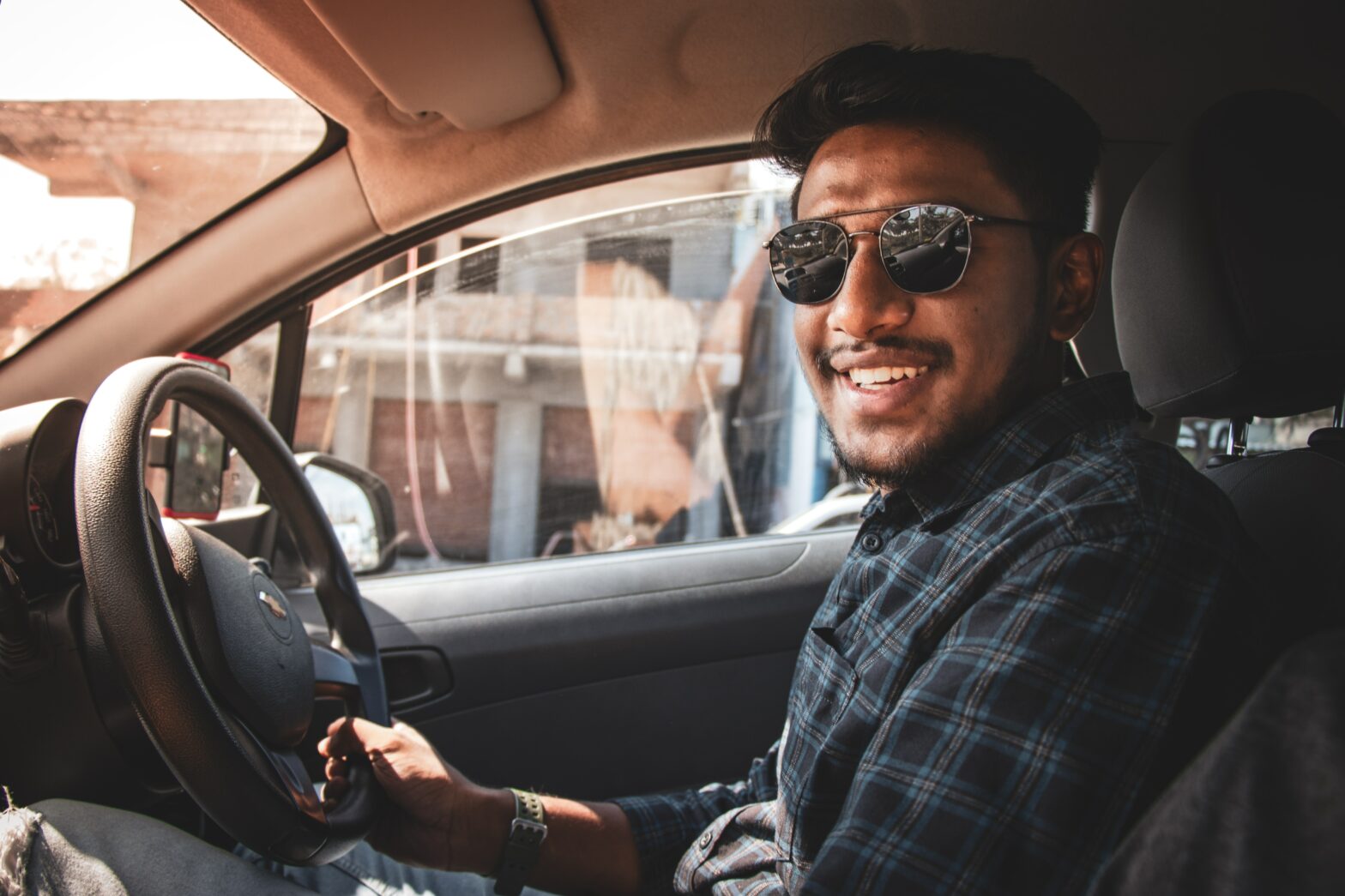Social Media's Powerful Influence on Sunglasses in Pakistan